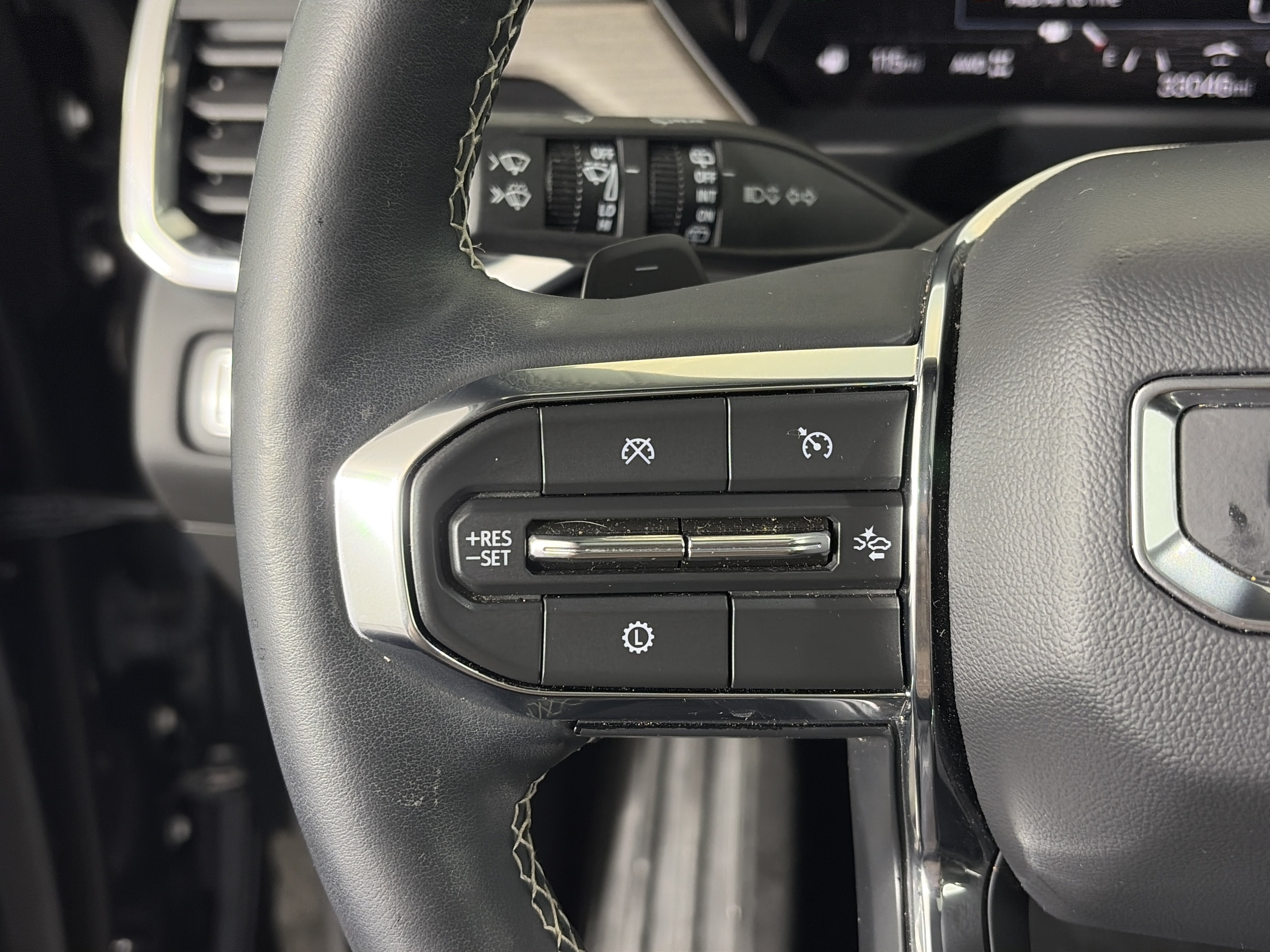 Certified 2024 GMC Acadia Denali w/ LPO, Floor Liner Package AWD/4WD image 33