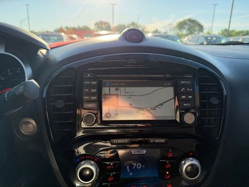 Used 2015 Nissan Juke SV w/ Technology Package FWD image 15