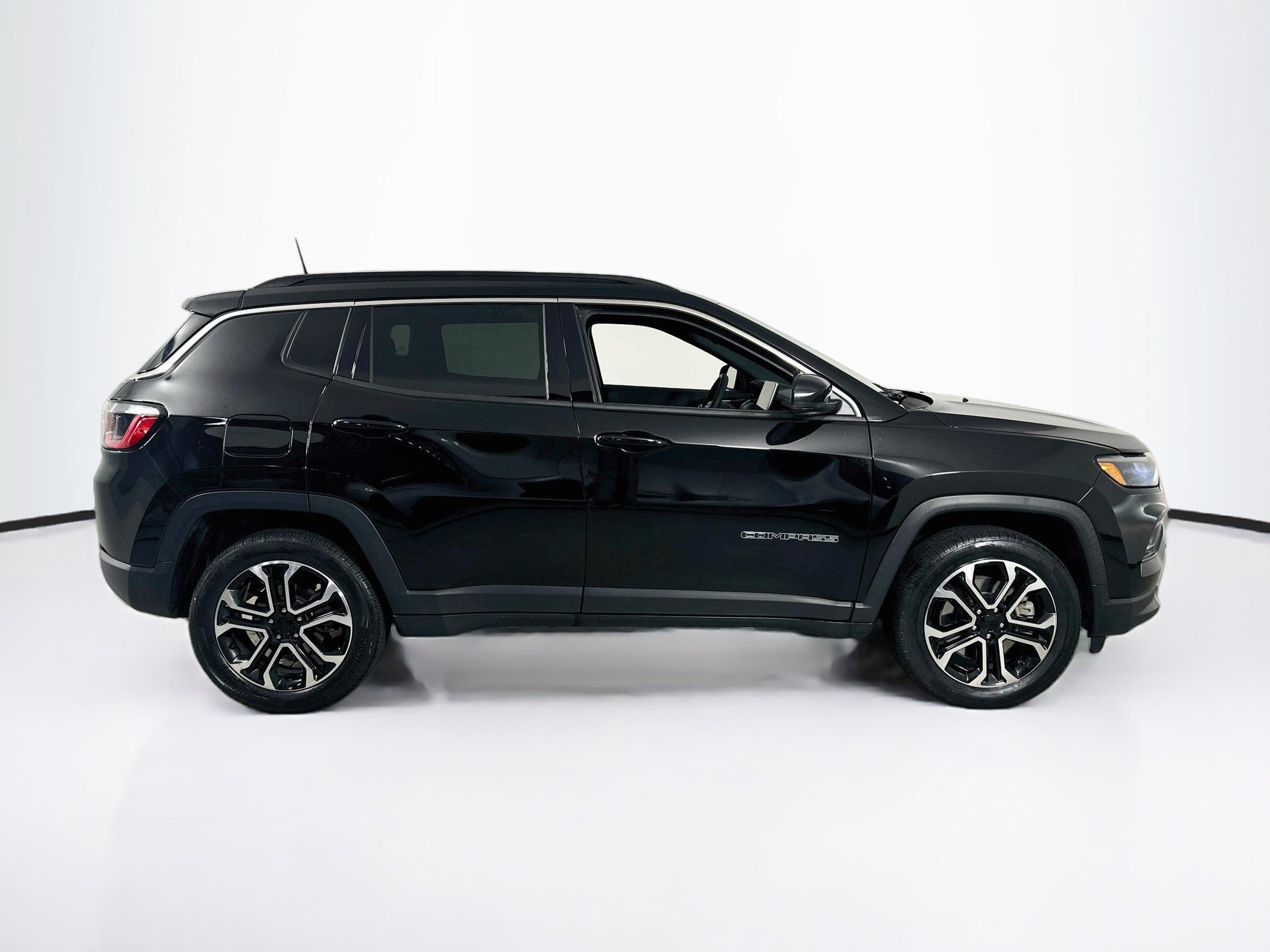 Used 2023 Jeep Compass Limited AWD/4WD image 4