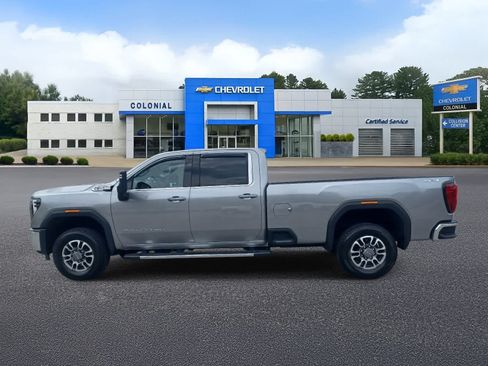 Used 2025 GMC Sierra 2500 SLE w/ SLE Value Package; AWD/4WD image 6