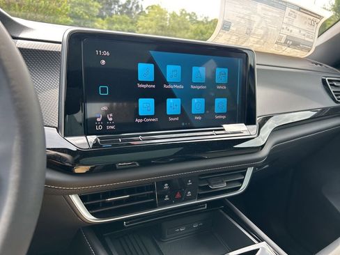 New 2026 Volkswagen Atlas Cross Sport SEL AWD/4WD image 33