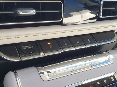 Used 2025 Lincoln Aviator Reserve w/ Illumination Package image 19