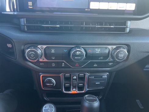 New 2026 Jeep Gladiator Sport image 29