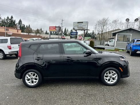 Used 2021 Kia Soul S FWD image 8