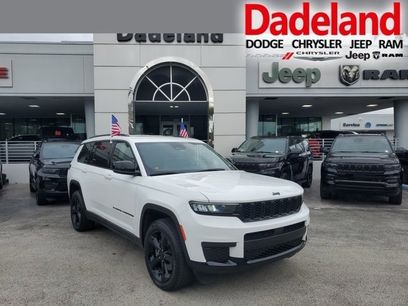 Used 2023 Jeep Grand Cherokee L Laredo