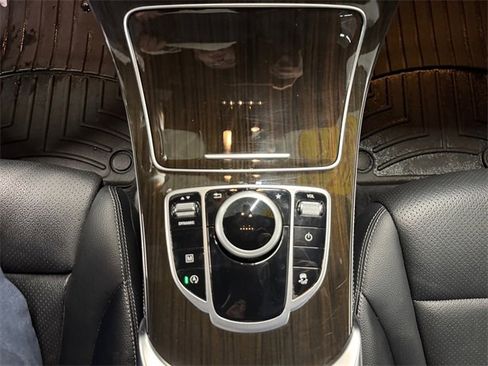 Used 2017 Mercedes-Benz GLC 300 4MATIC image 14