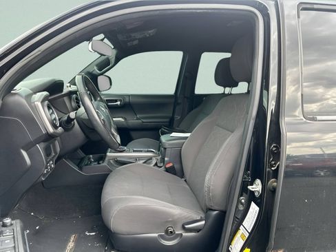 Used 2017 Toyota Tacoma TRD Off-Road w/ Tow Package (A/T) AWD/4WD image 15