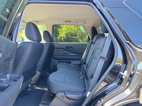 New 2026 Nissan Pathfinder SV FWD image 9