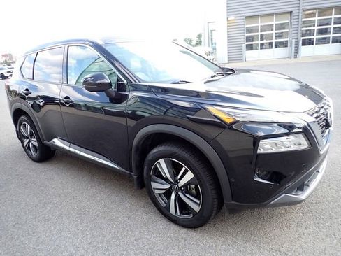 Used 2023 Nissan Rogue SL w/ SL Premium Package image 8