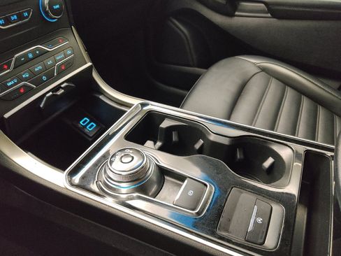 Used 2020 Ford Edge SEL image 26