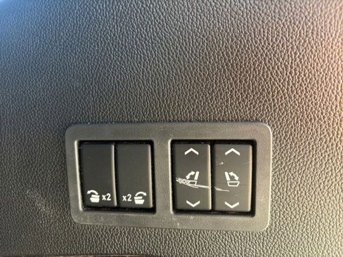 Used 2015 Chevrolet Tahoe LTZ image 16