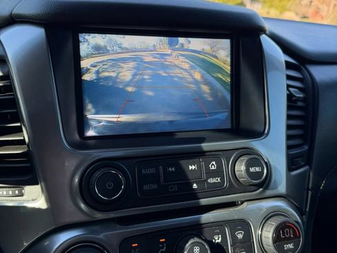 Used 2019 Chevrolet Suburban Premier RWD image 21