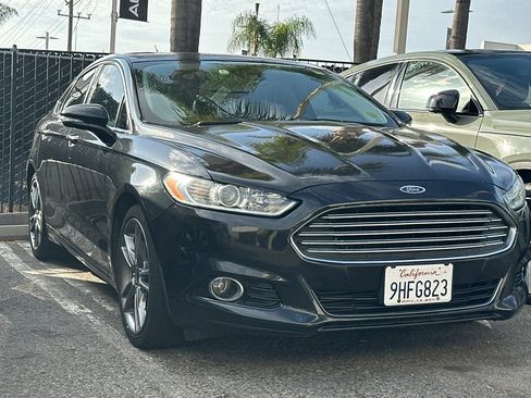 Used 2014 Ford Fusion Titanium FWD image 2