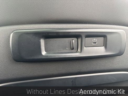 Used 2022 BMW X7 xDrive40i w/ M Sport Package image 25