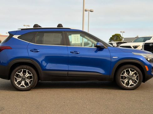 Used 2023 Kia Seltos EX AWD/4WD image 6