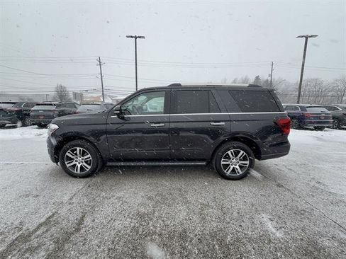 Used 2024 Ford Expedition Limited image 2