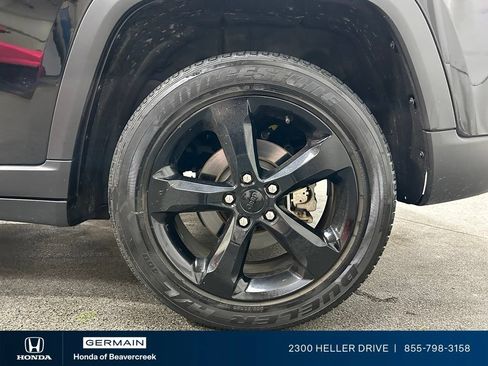 Used 2023 Jeep Grand Cherokee Altitude AWD/4WD image 14