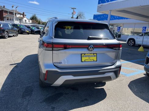 New 2026 Volkswagen Tiguan SE image 10