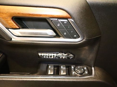 Used 2023 Chevrolet Silverado 1500 High Country w/ Z71 Off-Road Package image 39