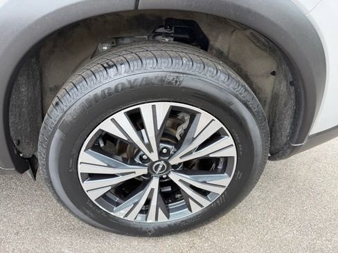 Used 2023 Nissan Rogue SV AWD/4WD image 33