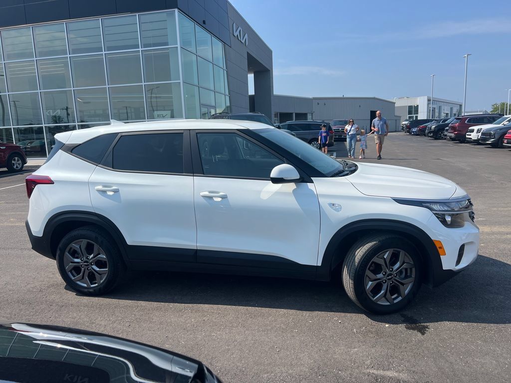 Certified 2024 Kia Seltos LX AWD/4WD image 4