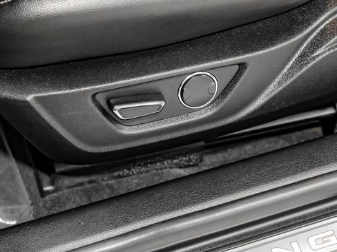 Used 2018 Ford Mustang GT Premium RWD image 23