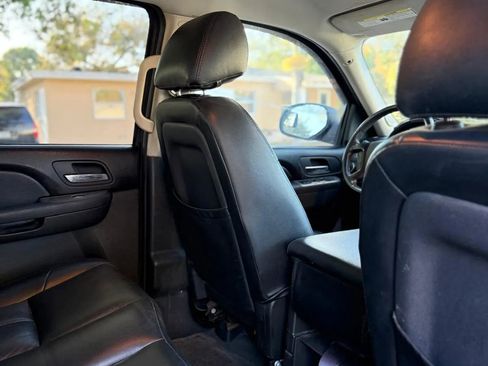 Used 2010 Chevrolet Avalanche LS w/ Convenience Package image 12