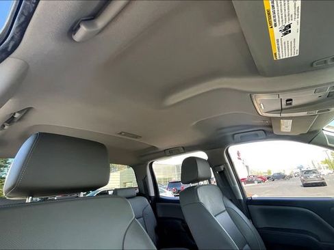 Used 2017 GMC Sierra 1500 SLT w/ SLT Premium Package image 22