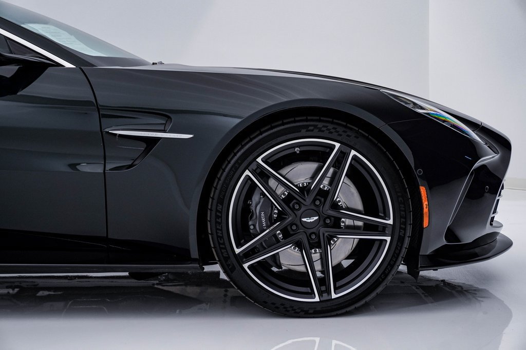 Used 2026 Aston Martin V8 Vantage Roadster RWD image 7