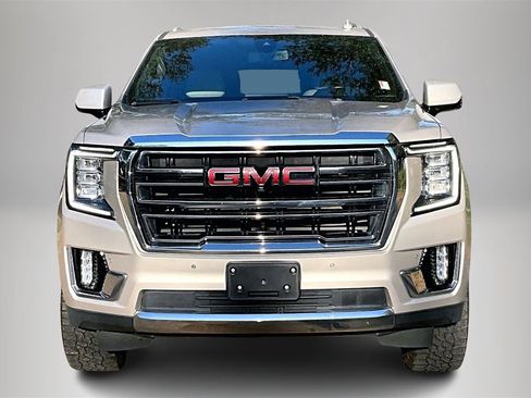 Used 2021 GMC Yukon SLT w/ SLT Luxury Plus Package image 3