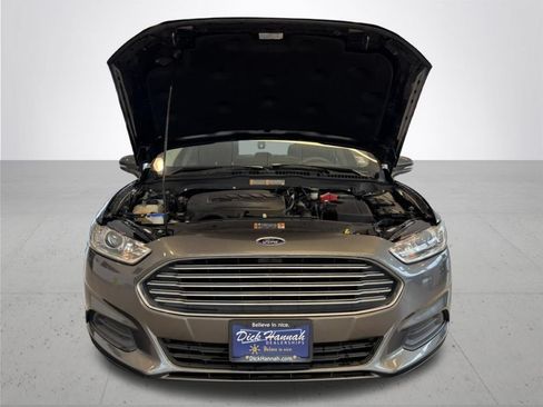 Used 2016 Ford Fusion SE FWD image 4