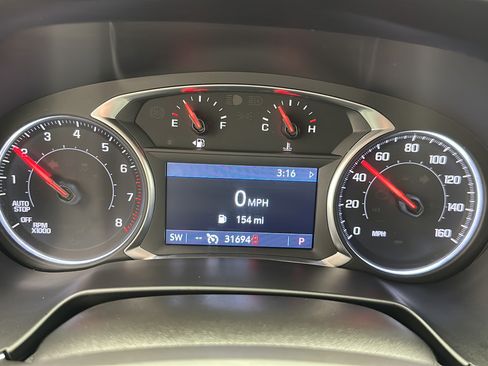 Used 2025 Chevrolet Blazer LT AWD/4WD image 17