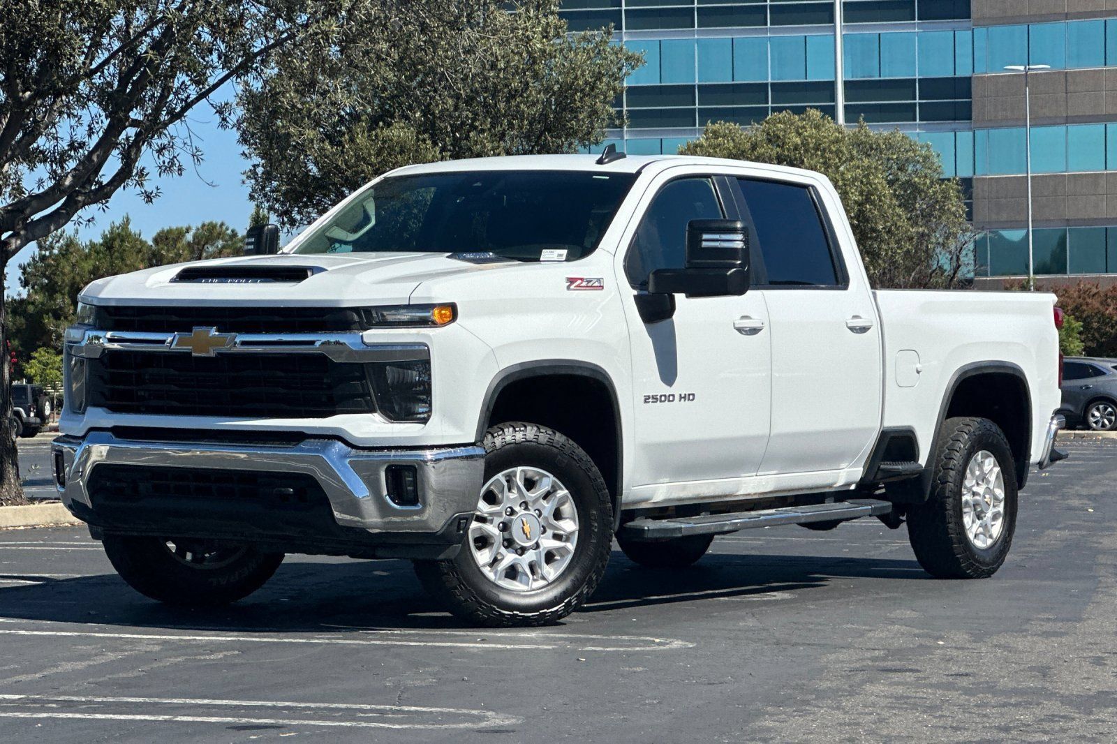 Used 2024 Chevrolet Silverado 2500 LT AWD/4WD image 8