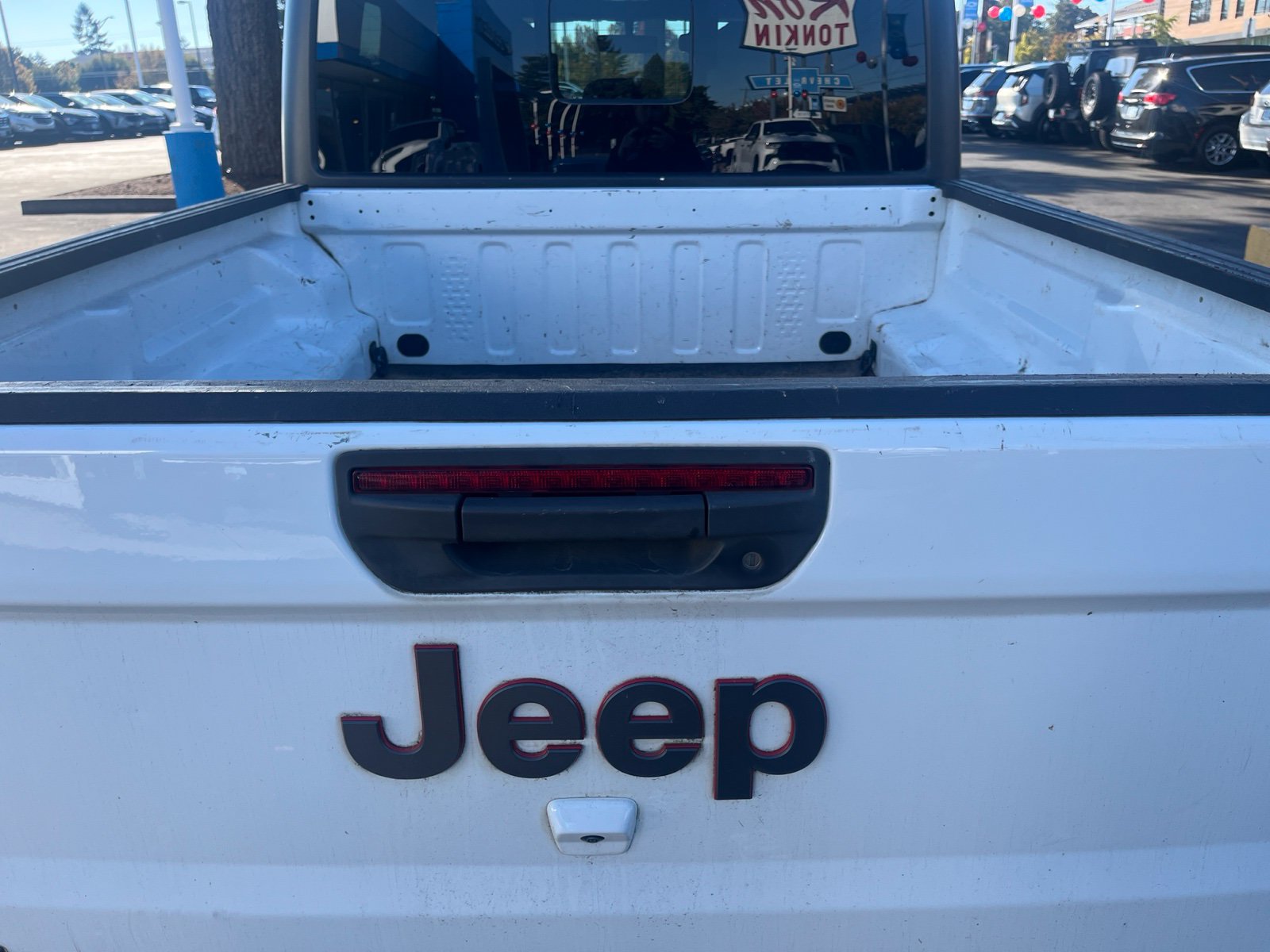 Used 2023 Jeep Gladiator Rubicon w/ Cold Weather Group AWD/4WD image 7