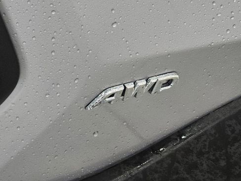 Used 2021 Toyota RAV4 LE image 16