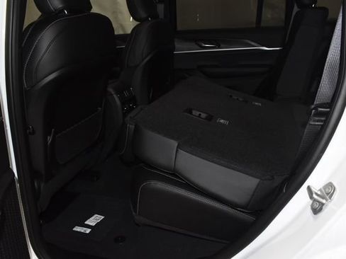 New 2025 Jeep Grand Cherokee Limited image 29