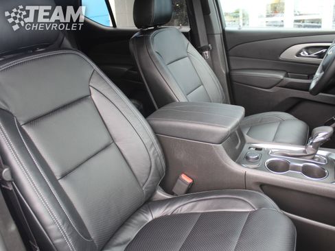 Used 2023 Chevrolet Traverse LT FWD image 30