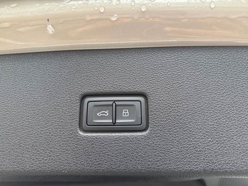 Used 2021 Audi Q8 Prestige AWD/4WD image 28