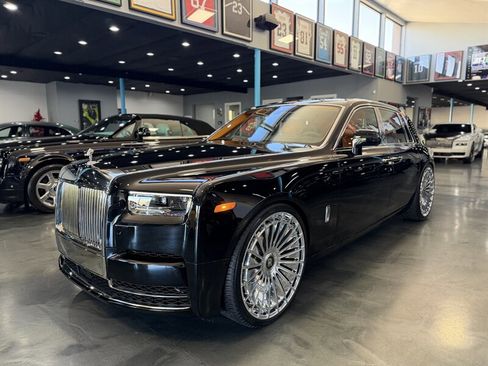 Used 2026 Rolls-Royce Phantom image 2