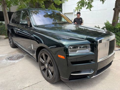 Used 2019 Rolls-Royce Cullinan AWD/4WD image 2