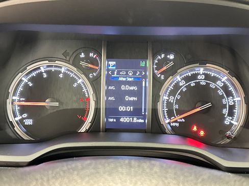 Used 2024 Toyota 4Runner TRD Off-Road Premium image 39