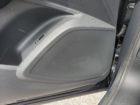 Used 2025 Audi Q5 Premium Plus w/ Premium Plus image 18