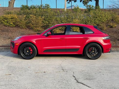 Used 2020 Porsche Macan GTS w/ Sport Chrono Package image 6