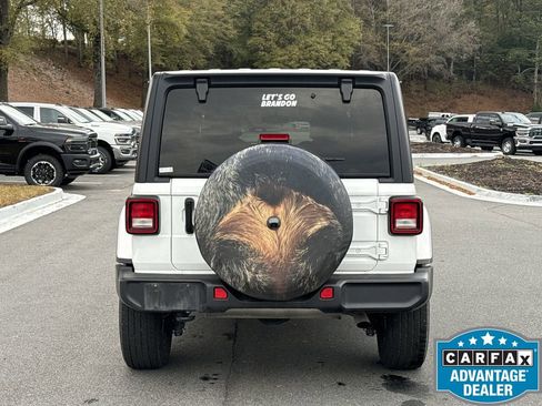 Used 2021 Jeep Wrangler Unlimited Sahara image 4