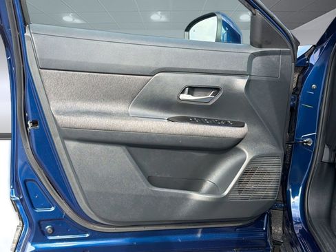 Certified 2025 Nissan Kicks SV FWD image 16