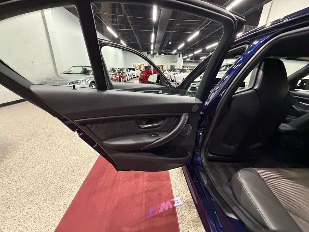 Used 2016 BMW M3 RWD image 28