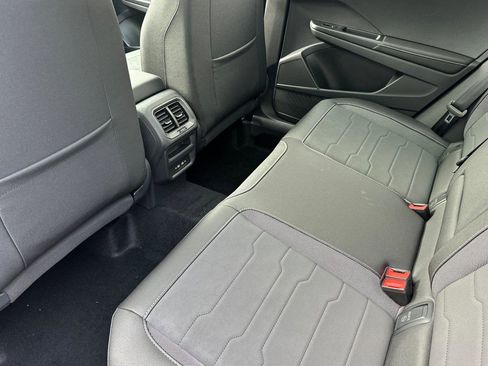 New 2026 Volkswagen Taos SE image 11