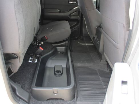 Used 2023 Nissan Frontier SV w/ SV Convenience Package AWD/4WD image 26