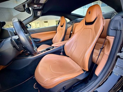 Used 2019 Ferrari Portofino image 32