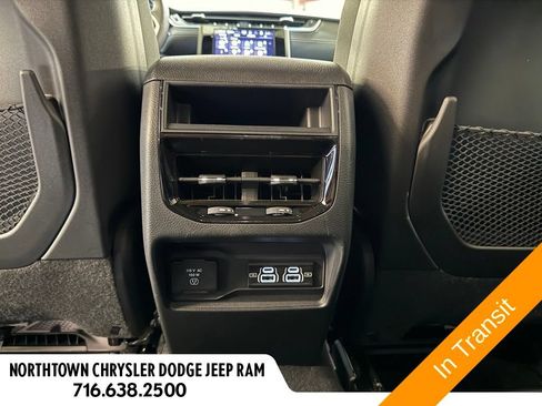 Used 2025 Jeep Grand Cherokee Laredo X w/ Luxury Tech Group I AWD/4WD image 29